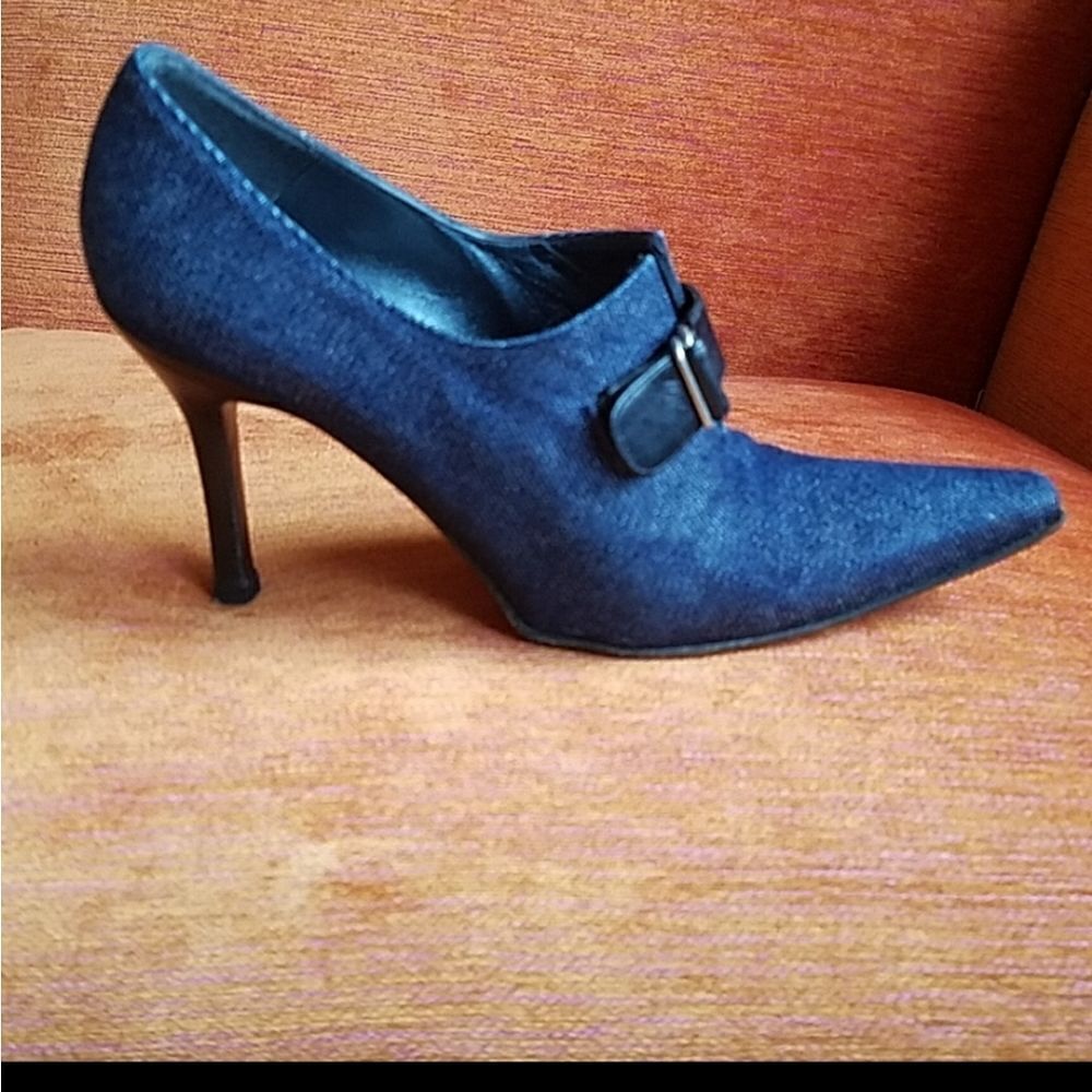 Stuart Weitzman  - Picture 10 of 13